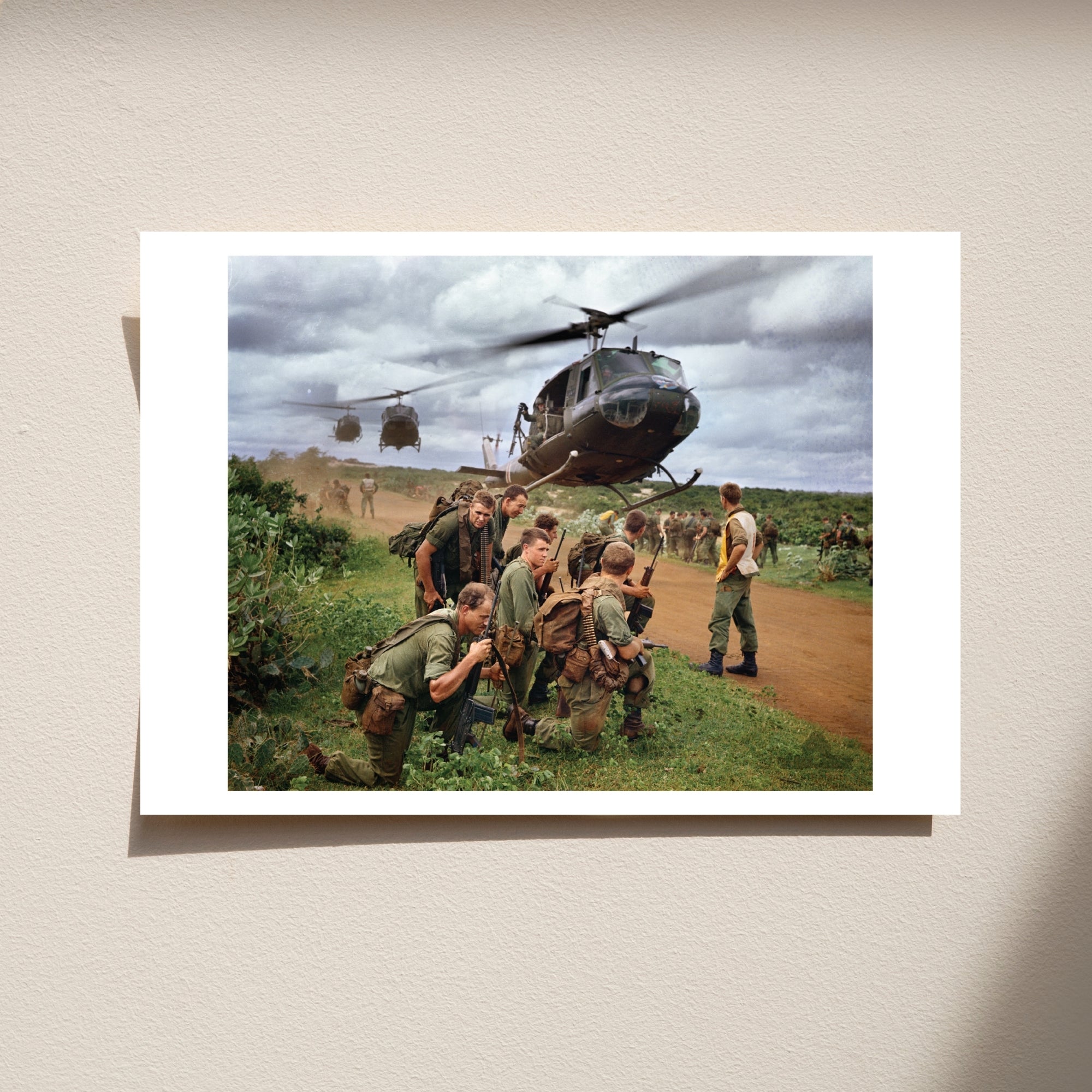 Postcard: Members of 5 Platoon, B Company, 7RAR, waiting for an Iroquois