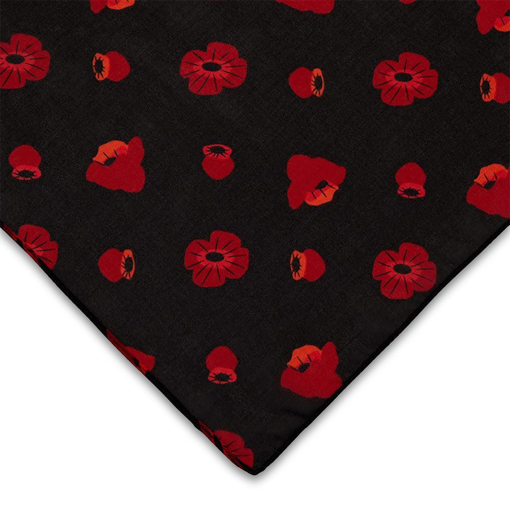 Neck scarf: Remembrance poppy